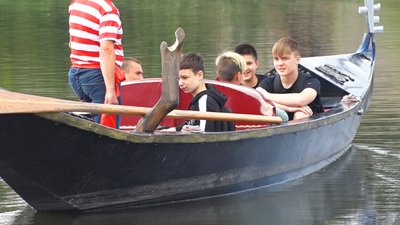 "Ці діти побачили багато жаху, їм потрібна допомога". У Вінниці створили благодійний проєкт "Ці діти побачили багато жаху, їм потрібна допомога". У Вінниці створили благодійний проєкт