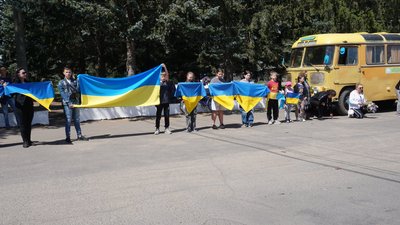 У Гайвороні на Кіровоградщині попрощалися з захисником України Владиславом Блохіним У Гайвороні на Кіровоградщині попрощалися з захисником України Владиславом Блохіним