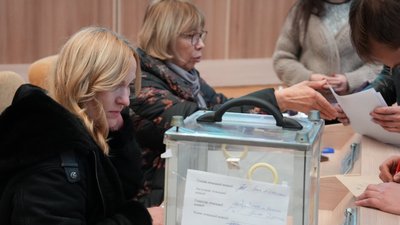 Депутати Сумської міськради проголосували за дострокове припинення повноважень міського голови Олександра Лисенка