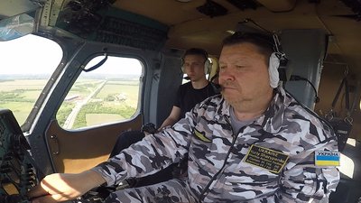Як перший випуск льотчиків МВС тренувався на харківському аеродромі — репортаж