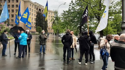 У Харкові пікетують суд у справі проспекту Жукова