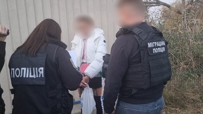 Вербувала жінок для інтимних послуг в Європі: на Одещині затримали жительку Коломиї