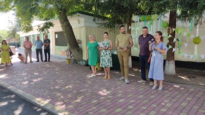 Вісім закладів освіти Полтавщини отримали контейнери для роздільного збору сміття Вісім закладів освіти Полтавщини отримали контейнери для роздільного збору сміття