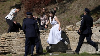 олімпійський вогонь протести олімпійський вогонь протести