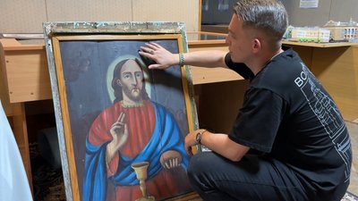 Рентген показав ще два зображення: як на Волині досліджують ікону ХІХ століття Рентген показав ще два зображення: як на Волині досліджують ікону ХІХ століття