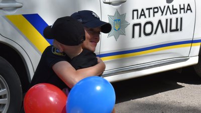 Подарунок на день народження: до чотирирічного тернополянина приїхали патрульні