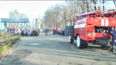 Пожежа у Вороновицькій школі: вінницькі рятувальники провели профілактичні навчання