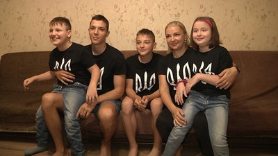 Ночівлі у коридорі та волонтерство. Як живе родина матері-героїні Наталії Шамрай у прифронтовому Запоріжжі