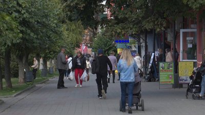 Збирають гроші, майструють буржуйки, печуть печиво: як громада на Вінниччині допомагає захисникам Збирають гроші, майструють буржуйки, печуть печиво: як громада на Вінниччині допомагає захисникам
