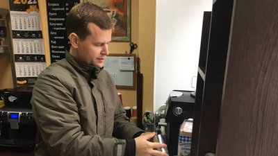 "Велосипедом на роботу": у Полтаві влаштували акцію, де пригощали напоями та збирали гроші для ЗСУ "Велосипедом на роботу": у Полтаві влаштували акцію, де пригощали напоями та збирали гроші для ЗСУ