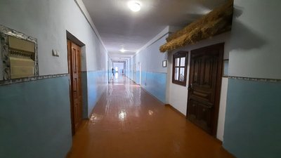 На Тернопільщині переселенці допомагають облаштовувати шкільне укриття На Тернопільщині переселенці допомагають облаштовувати шкільне укриття