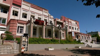 Чекають на проведення експертизи та рахують збитки: Чернігівська райлікарня після ракетного удару Чекають на проведення експертизи та рахують збитки: Чернігівська райлікарня після ракетного удару