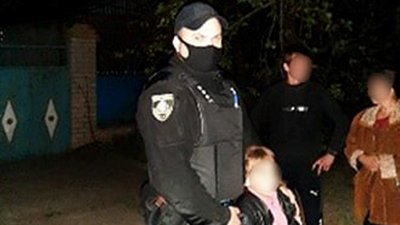 На Херсонщині поліція розшукала 7-річну дівчинку, яка не повернулась домому