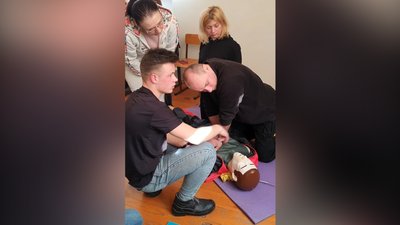 На Житомирщині студенти медичного коледжу Бердичева проводять тренінги з домедичної допомоги На Житомирщині студенти медичного коледжу Бердичева проводять тренінги з домедичної допомоги