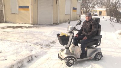 За пів року замалював близько 200 написів. Житель Херсонщини бореться з рекламою наркотиків