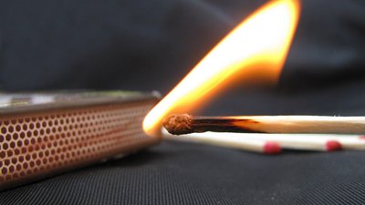 Необережне поводження з вогнем. У Миколаєві сталася пожежа в дев'ятиповерхівці