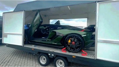 На Рівненщині зареєстрували рідкісну автівку, вартістю 15 мільйонів На Рівненщині зареєстрували рідкісну автівку, вартістю 15 мільйонів