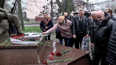Мітинг з вшанування пам’яті загиблих у війні в Афганістані відбувся у Херсоні