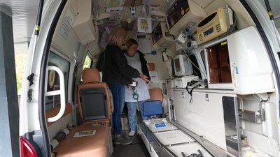 У Херсон від японців прибула карета швидкої медичної допомоги