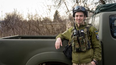 "У кузові рятують життя": Історія медика та водія 128 бригади ТрО Дніпра "У кузові рятують життя": Історія медика та водія 128 бригади ТрО Дніпра