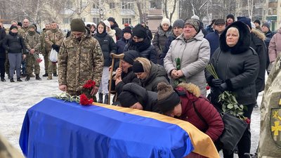 22 січня 2024-го у Полтаві попрощалися із бійцями, які загинули на війні з РФ 22 січня 2024-го у Полтаві попрощалися із бійцями, які загинули на війні з РФ