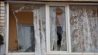 Херсон, обстріли РФ, вікно, скло