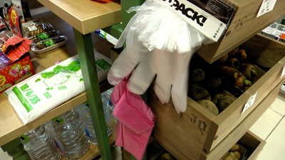 У Житомирі почала діяти заборона на безоплатні пластикові пакети У Житомирі почала діяти заборона на безоплатні пластикові пакети
