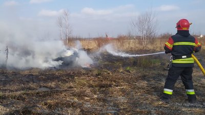 В Івано-Франківську горіла суха трава на двох гектарах