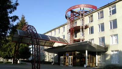 У Луцьк тимчасово переїжджають два виші