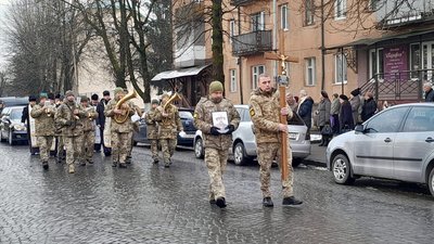 На Закарпатті попрощалися із полеглим на війні морським піхотинцем Дмитром Кудрявцевим