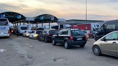 Оформлювали водіями: на Волині викрили перевізників, які сприяли виїзду призовників