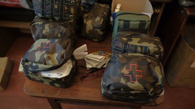 Аптечки, консервація, солодощі: на Вінниччині збирають гумвантаж для захисників України Аптечки, консервація, солодощі: на Вінниччині збирають гумвантаж для захисників України