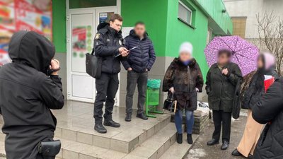 Черкаські підлітки отримали посилку з наркотиками. Їх виявили працівники поліції