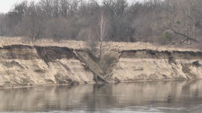 "Велика вода": Західний Буг на Волині руйнує український кордон і лишає селян без угідь "Велика вода": Західний Буг на Волині руйнує український кордон і лишає селян без угідь