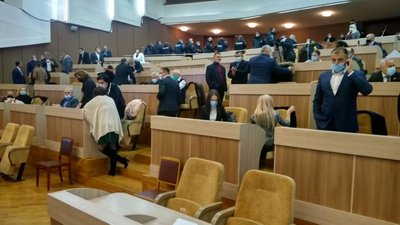Поліція, сутички та новий голова. Якою була перша сесія Сумської облради