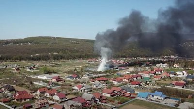 Суха трава та автомобільні шини горять на Ужгородщині