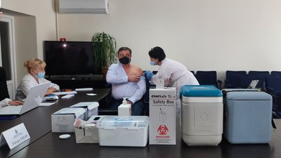 У Миколаєві від COVID-19 вакцинували 42 працівники ДБР У Миколаєві від COVID-19 вакцинували 42 працівники ДБР