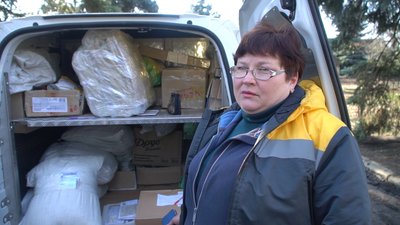 "Люди чекають на нас": як у прифронтовій зоні на Запоріжжі працює пересувне відділення пошти "Люди чекають на нас": як у прифронтовій зоні на Запоріжжі працює пересувне відділення пошти