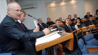 Зеленській увів у дію рішення РНБО щодо санкцій проти військових зрадників Зеленській увів у дію рішення РНБО щодо санкцій проти військових зрадників