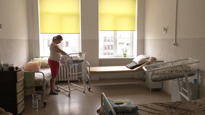 "Нас називають "ранні пташки". Як прикарпатські медики доглядають за передчасно народженими дітьми "Нас називають "ранні пташки". Як прикарпатські медики доглядають за передчасно народженими дітьми