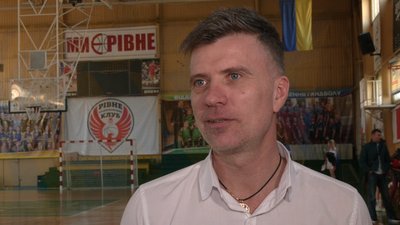 "Зарано повірили в перемогу": у Рівному юні баскетболістки програли у фіналі "Зарано повірили в перемогу": у Рівному юні баскетболістки програли у фіналі