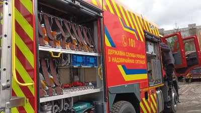 Рятувальники Тернопільщини отримали нові автомобілі та обладнання Рятувальники Тернопільщини отримали нові автомобілі та обладнання