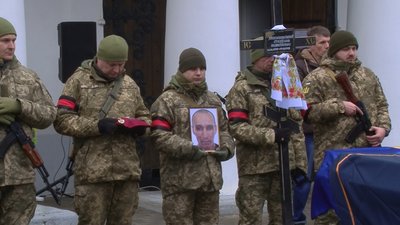 «З перших днів взяв у руки зброю»: у Полтаві попрощалися з полеглими бійцями