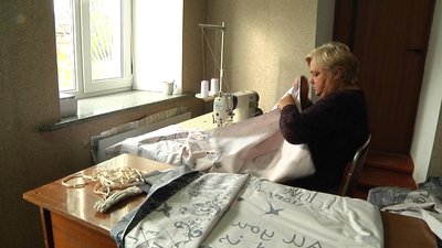 На Житомирщині підприємство, де люди з інвалідністю шиють постіль, опинилося на межі закриття На Житомирщині підприємство, де люди з інвалідністю шиють постіль, опинилося на межі закриття