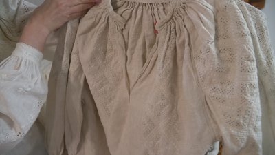 Вінничанка близько 10 років колекціонує і досліджує сорочки Східного Поділля Вінничанка близько 10 років колекціонує і досліджує сорочки Східного Поділля
