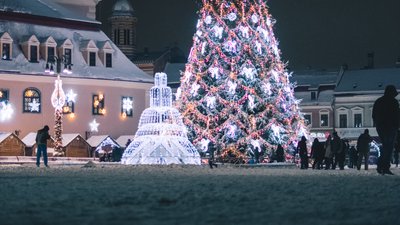 Відкриті магазини та театри. Чехія послабить карантин перед Різдвом