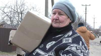 "Тут військових немає, б’ють по мирному населенню". Як у прифронтовому Оріхові продовжують жити місцеві мешканці "Тут військових немає, б’ють по мирному населенню". Як у прифронтовому Оріхові продовжують жити місцеві мешканці