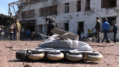 Чернігівці прийшли розбирати завали на лижній базі Чернігівці прийшли розбирати завали на лижній базі