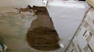 Чотири місяці після ракетного удару: як у Лозовій на Харківщині відновлюють пошкоджені будинки Чотири місяці після ракетного удару: як у Лозовій на Харківщині відновлюють пошкоджені будинки
