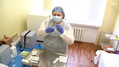 Знизились темпи вакцинації від COVID-19: на Житомирщині кількість щеплень зменшилася в десять разів Знизились темпи вакцинації від COVID-19: на Житомирщині кількість щеплень зменшилася в десять разів